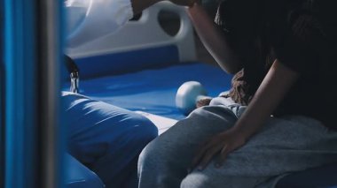 Doktor muayene hasta koğuş