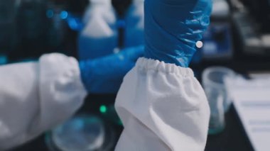 Arka plan için mikroskop ile Bilim tıbbi laboratuvar ekipmanları