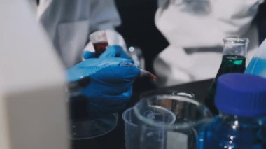 Arka plan için mikroskop ile Bilim tıbbi laboratuvar ekipmanları