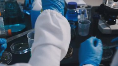 Arka plan için mikroskop ile Bilim tıbbi laboratuvar ekipmanları