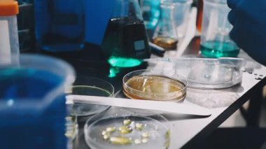 Arka plan için mikroskop ile Bilim tıbbi laboratuvar ekipmanları