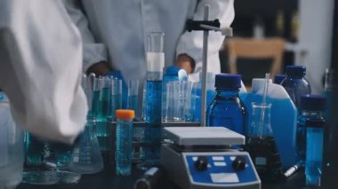 Arka plan için mikroskop ile Bilim tıbbi laboratuvar ekipmanları