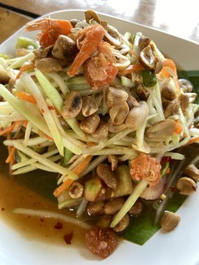 Baharatlı papaya salatası