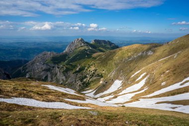 Giewont, Zakopane 'nin arka planında zirveye çıktı. Tatra Dağları. Polonya.