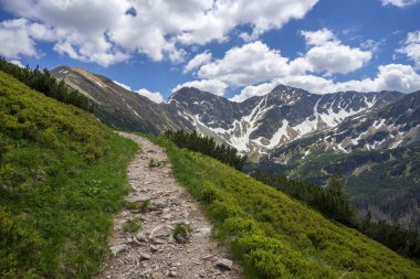 Slovak Batı Tatras. Rohace tepelerinin görüntüsü.