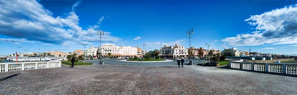 意大利罗马 2020年11月19日 从码头到拉文纳蒂广场的全景 海滨有保罗 托斯卡内利 Paolo Toscanelli 和玛丽娜大道 Marina Avenue — 图库照片