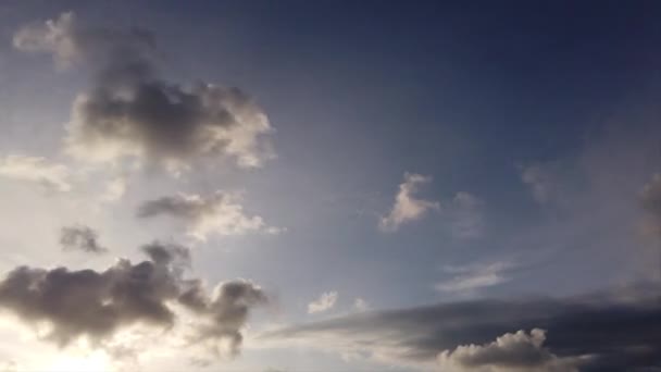 Impresionante Lapso Tiempo Dentro Cirrus Flocus Nubes Flotando Aire Con — Vídeo de stock