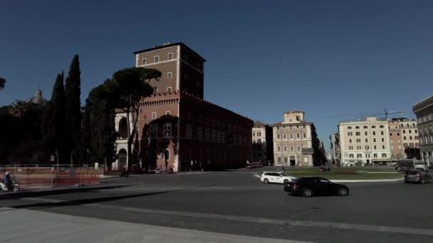 2021年1月26日 意大利罗马 位于罗马市中心历史性广场的威尼斯广场 座落在坎皮多哥利欧山脚下 是一座世界旅游胜地 为历史建筑和教堂提供建筑和装饰 — 图库视频影像