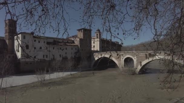 Panning View Fabricio Most Nejstarší Římě Své Původní Skladbě Zachovává — Stock video