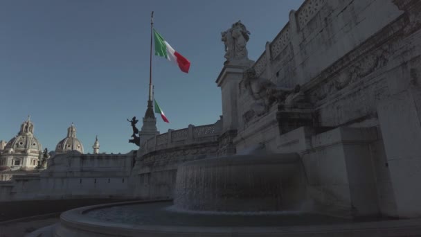 Ρώμη Ιταλία Ιανουαρίου 2021 Χαμηλή Γωνία Προβολής Δείχνει Κοντά Vittoriano — Αρχείο Βίντεο