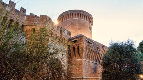 Vislumbre Sugestivo Pôr Sol Fantástico Castelo Júlio Ostia Antica Roma — Fotografia de Stock