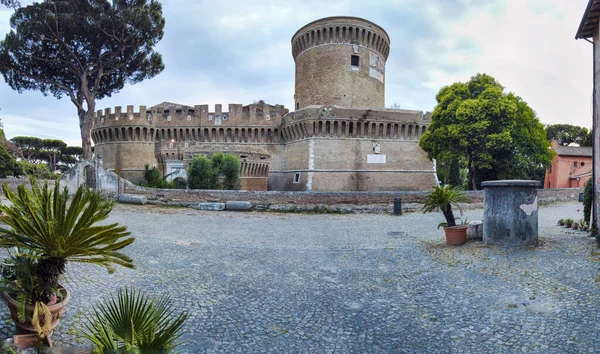 Antiga Praça Pavimentada Com Pedras Paralelepípedos Vila Medieval Ostia Antica — Fotografia de Stock