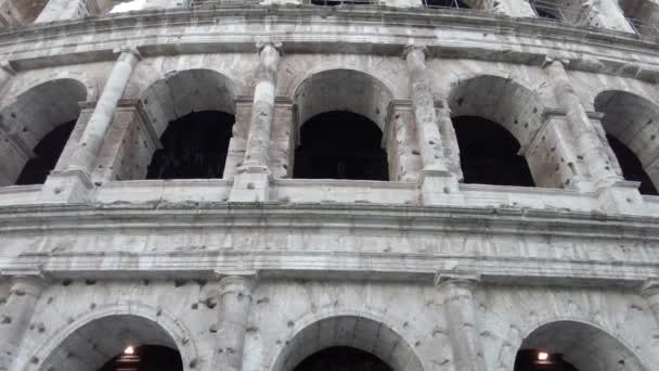 Koloseum Majestátní Mistrovské Dílo Starověké Římské Architektury Zvětšení Fasádě Oblouky — Stock video