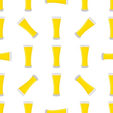 Doğal içecek için cam bardakta büyük renkli limonata teması. Mutfak aksesuarlarından oluşan limonata deseni, organik yiyecekler için cam bardak. Cam bardaktan taze limonata..