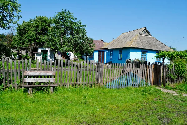 Piękna Stara Brama Opuszczonego Domu Miejscowości Naturalnym Tle Fotografia Składająca — Zdjęcie stockowe