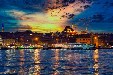İstanbul manzarası alacakaranlıkta