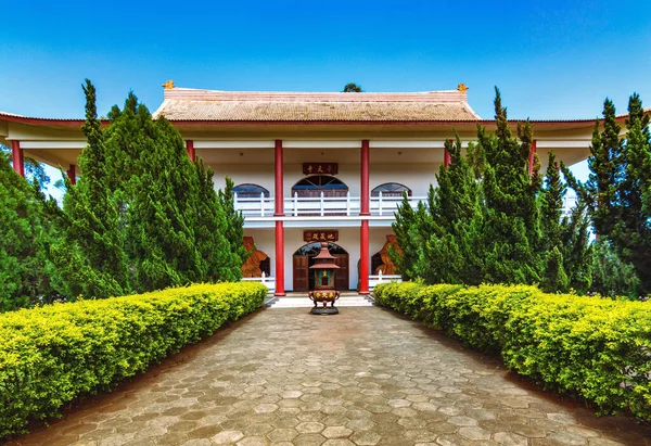 Gökyüzüne karşı güzel mimari manzara 