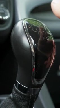 Kapalı Vites Vites Kolu Bağlama Kolu, Deri Çizme ve Krom Detaylı İç Mekanizma, Sürücü Baskısı