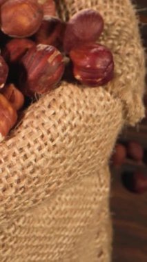 Yavaş Çekim, Kapanış Çuval Kenarı Fındık Düşürme, Çerçeve Ötesi İnce Hareket, Çiftçi Eli İma Edildi