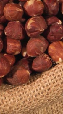 Yavaş Çekim, Dikey Sıkışık Kapalı Fındık Yığını Çuvalın İçinde, Dokuma Fiber Kenar Kare, Kilerde Modellik,