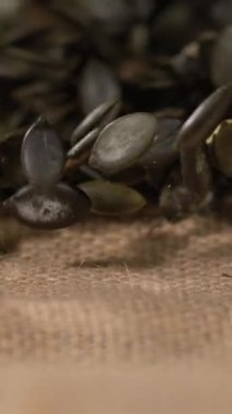 Ağır Çekim, Macro Süper Yavaş Kabak Tohumları Çuval Çuvalında, Hulled Çekirdekleri Dokuya Kadar Kapalı