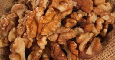 Çuval bezinde Macro Ceviz Doku Çalışması, Yemek Fotoğrafçısının Çektiği Karmaşık Katlar ve Gölgeler Oyunu, Premium