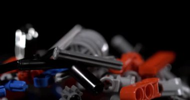 Süper yavaş çekim, Sinema Yavaş Teknikleri Siyah Arkaplan 'a Karşı Yükseliyor, Macro Vites' e Odaklanıyor