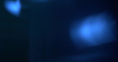 Yavaş çekim, Dar Mavi Sahne Lambası Vignette Oluşturma Ekibi Ahır Kapıları Odaklı Işın Donanımını Ayarladı