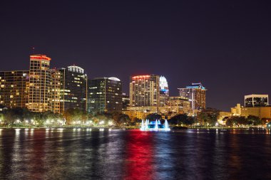 Orlando, Florida, ABD şehir şehir manzarası Eola Park