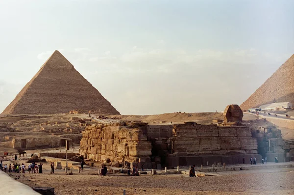 Μεγάλη Σφίγγα Της Γκίζας Πυραμίδα Της Γκίζας Στην Αίγυπτο Κινηματογραφική — Φωτογραφία Αρχείου