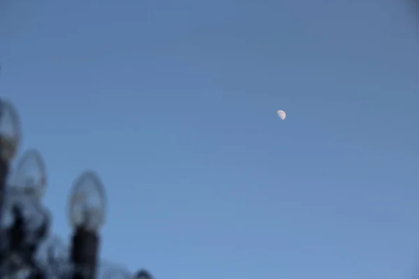 Ciel Bleu Avec Lune Lustre — Photo