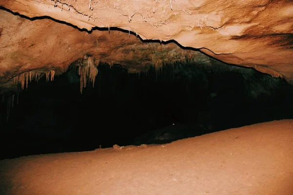 Stalactites Dans Grotte Prometheus Grotte Kumistavi Tsqaltubo Géorgie — Photo