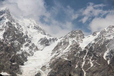 Gürcistan dağları, chalaadi buzulu, Svaneti bölgesi 