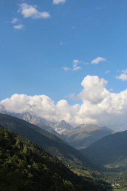 Bulutlardaki dağlar, Kafkaslar, Gürcistan kayalık dağları, Svaneti dağları 