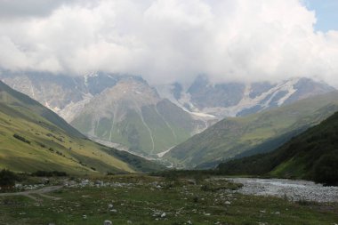 Gürcistan dağları, Svaneti dağları ve Inguri nehri