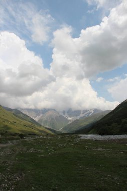 Gürcistan dağları, Svaneti dağları ve Inguri nehri