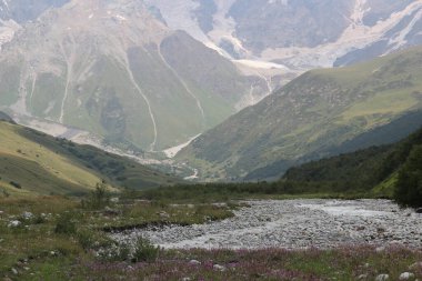 Gürcistan dağları, Svaneti dağları ve Inguri nehri