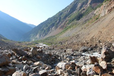 Kirli buz ve kayalar, Gürcü dağları 