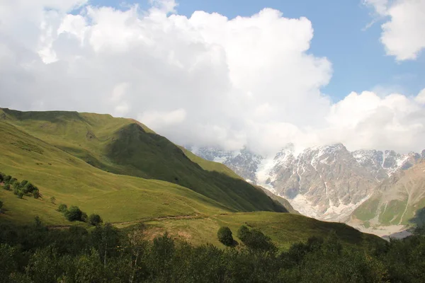 Kafkas Dağları Gürcistan Kayalık Dağları Svaneti Dağları — Stok fotoğraf