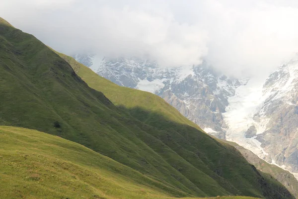 Kafkas Dağları Gürcistan Kayalık Dağları Svaneti Dağları — Stok fotoğraf