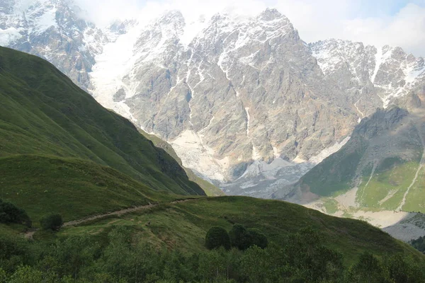 Kafkas Dağları Gürcistan Kayalık Dağları Svaneti Dağları — Stok fotoğraf