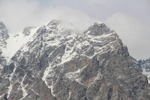 Gürcistan dağları, kayalık yüzey, Svaneti bölgesi 