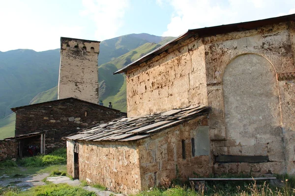 格鲁吉亚村庄Ushguli 斯万塔和教堂 — 图库照片