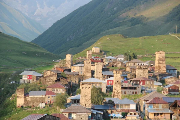 Gürcü köyü Ushguli, mimarlık. svan kuleleri 