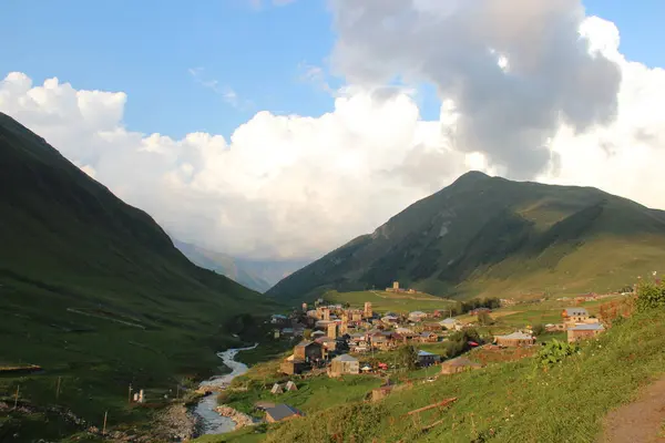 Gürcü Köyü Ushguli Mimarlık Svan Kuleleri — Stok fotoğraf