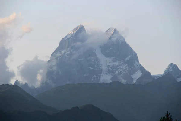 Gürcistan dağları, kayalık yüzey, Svaneti bölgesi 