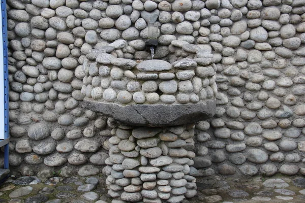 Menutup Dinding Batu Dengan Batu Tenggelam — Stok Foto