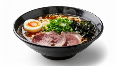 Beyaz et ve yumurtalı gurme Ramen.