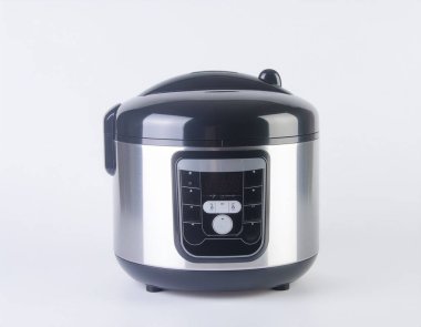 Küçük Mutfaklar için kompakt Akıllı Pirinç Pişirici Beyaz Mutfakta İzole Edildi