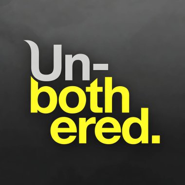 Modern grafik tasarımı, koyu siyah desenli arka planda koyu sarı renkli tipografide rahatsız edilmeden yer alıyor. Motivasyon posterleri ya da sosyal medya geçmişi için mükemmel.